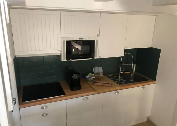 Clade: Chaleureuse Et Agreable Maison De *